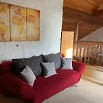 Altmuehl Familienvilla فيلة *