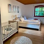 Altmuehl Familienvilla فيلة *